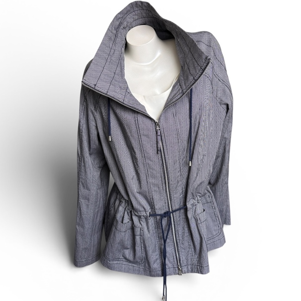 LAFAYETTE 148 Navy and White Pinstripe Women's Size L Cinch Jacket